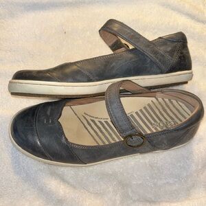 Taos Maryjane Sneakers - Wms Sz 8 Dark Gray Leather, Velcro closure